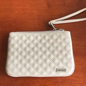 Express quilted wristlet